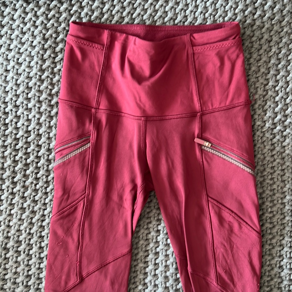 Lululemon Tech Tight II size 2 maroon insulated running tights